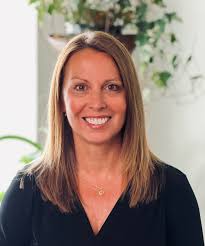 Laura Branum's Instagram, Twitter & Facebook