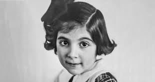 Lea je bila jedna od najtalentiranijih zagrebačkih glumica. Umrla je u  stočnom vagonu