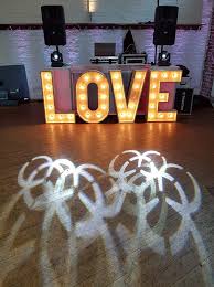Sie sind auf der suche nach einem professionellen dj für ihre hochzeit oder party in krefeld oder umgebung? Deejay Andy S Aufbau Dj Hochzeits Dj Veranstaltung