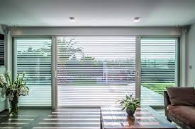 Installation, projet neuf ou de rénovation de fenêtres, baie vitrée, volets roulants toute marque, stores à nice, antibes et cannes. Brise Soleil Orientable Nice Store A Lames Orientables 06 Store Nice Komilfo