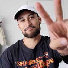 Tried my hand at this @daniel.schiffer tutorial he made last year. Really  trying to develop my skills as an aspiring videographer. For the purpose of  this challenge that I set myself, I tried to copy ...