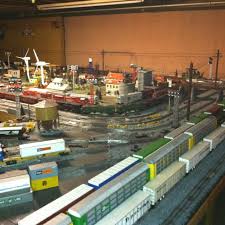 Toy Trains And Houses Model Trains Toy Train Model Train Scenery