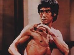 Tocmai discutau scenariul unui film. Misterul Mortii Lui Bruce Lee Cele Doua Substante Gasite In Corpul Sau Una Din Ele O Cumperi Din Farmacie Cealalta E Ilegala Sport Ro