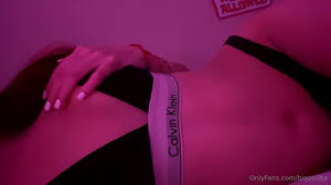 Kick tease begs to get played with - Porn - EroMe