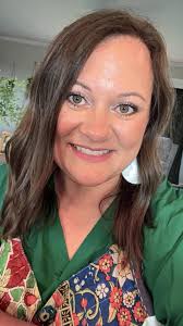 hello goodday!! pls what colour of mirrow face lining will i use for an  ASHE COLOR LACE ? thanks for ur contributions...