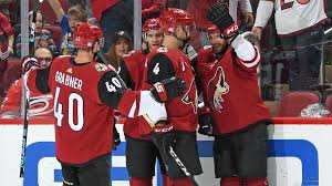 Eishockey — schweden lettland (herren), mai 2005 eishockey ist eine mannschaftssportart, die mit fünf feldspielern und einem torwart auf einer etwa 60 m langen und 30 m breiten eisfläche gespielt. Arizonas Penalty Killing Ist Gefahrlicher Als Das Powerplay