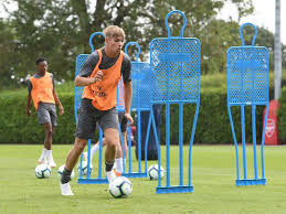 View the player profile of arsenal midfielder emile smith rowe, including statistics and photos, on the official website of the premier league. Who Is Emile Smith Rowe Arsenal Wonderkid Profiled After Scoring Stunner Against Atletico Madrid Mirror Online