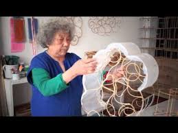 Les Lampions Petit Pan Sont En Bambou Et Soie Fabriques A La Main Lampion Nuage Lampion Baleine La Sculpture En Bois Flotte Lampion Arts Et Loisirs Creatifs