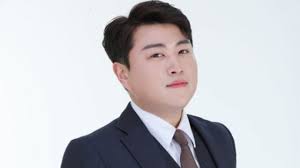 가수 김호중이 병역 문제와 관련한 추가 의혹에 휩싸였다. ë‹¨ë… ê¹€í˜¸ì¤' êµ° ìž…ëŒ€ ë˜ ë…¼ëž€ ë¡œë¹„ ì˜í˜¹ ì¸ë¬¼ ë³'ì—­ íŠ¹í˜œ ì‚¬ì‹¤ë¬´ê·¼ Sbs ë‰´ìŠ¤