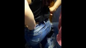 Mi de 18 años entra mientras me estoy duchando casi nos cachan