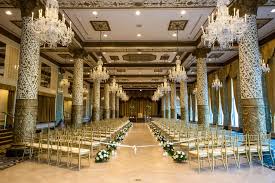 Guests hosting an event in the gold room typically use the rendezvous space for the cocktail hour. Wedding At The Drake Hotel Gold Coast Room Chicago Il Chicago Hotels Drake Hotel Hotels Gold Coast