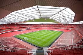 The arsenal stadium tour takes visitors into some of the most intimate areas of the club and gives them a taste of what it is like on match day. Arsenal Emirates Stadium Tour With Overnight Stay For Two