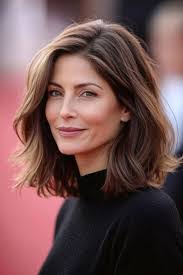 Erin Hamill's Instagram, Twitter & Facebook