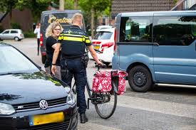 Dat gebeurde aan de bitterstraat. Drie Minderjarigen Opgepakt Voor Steekpartij In Zwolle Meerdere Messen Gevonden Zwolle Destentor Nl