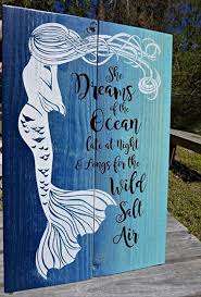 Arte De Paletas De Sirena In 2020 Mermaid Sign Mermaid Decor Pallet Art