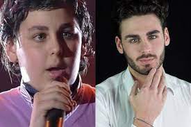 Il cantante michele merlo, lanciato da amici nel 2017, con il nome d'arte di mike bird è ricoverato quegli stessi fan che adesso sono in apprensione per le condizioni del cantante. Da Ti Lascio Una Canzone A Amici 18 Chi E Alberto Urso Cantante Lirico Dagli Occhi Di Ghiaccio