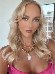 Porn star Annie Knight reveals horrific backlash to Melbourne Cup drama |  NT News