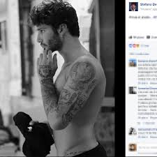 Stefano de martino si regala un nuovo tattoo e lo condivide con i suoi fan sui social. Stefano De Martino Un Tatuaggio Per Ogni Donna Della Sua Vita Dilei