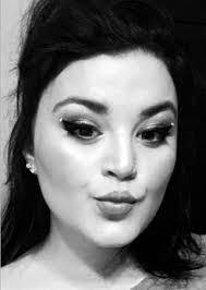 Samantha Hines's Instagram, Twitter & Facebook