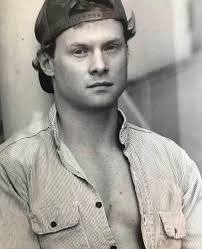 Leonard Hummel's Instagram, Twitter & Facebook