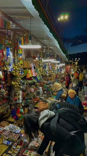 Tosh Village Market