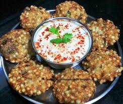 Sabudanavada Recipe Street Food India Ekplate Ekplatesabudanavada Recipes In Marathi Recipes Indian Snacks