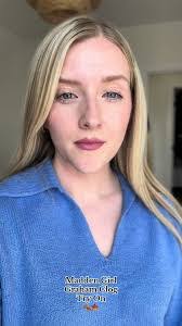 Amber Woodbury's Instagram, Twitter & Facebook