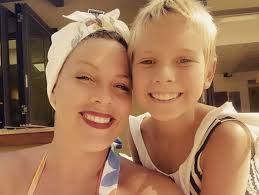 Walkyria santos não consegue ir ao sepultamento do filho de 16 anos. P Nk Estreia Tiktok Com Video Da Filha Cantando Muito Afinada E Fofa Popline