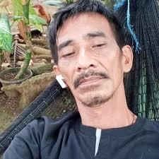 SAYANG NAMAN MGA VID KO KUNG NAKATAMBAK LANG SA PHOTOS KO, KANINO PWEDE I  SEND?