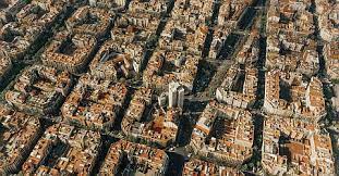 Der park ist toll, man besichtigt das haus gaudís, und der ausblick von der terrasse ist einfach. Eixample Stadtteil Des Modernisme In Barcelona