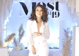 Jasmine suraya chin, sekali pandang macam melayu, dua kali pandang macam cina. Baju Itu Rekaan Designer Terkenal Mungkin Saya Perlu Lebih Berhati Hati Jasmine Suraya Chin Ulas Foto Tak Pakai Coli Hiburan Mstar