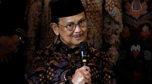 Krack, karena mencetuskan teori krack progression dalam dunia penerbangan. Indonesia S Habibie President During Transition To Democracy Dies World News Wionews Com