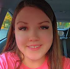 Alexandria Calhoun's Instagram, Twitter & Facebook