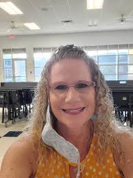 Congratulations to Shelley Addis (teacher at Tanglewood Elementary School)  and Shawn Walker (custodian at Derby Hills Elementary) for being this  week's 'Staff