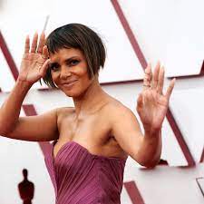 In terms of seconds on a clock, my entire fight against cat zingano lasted fourteen. Oigqmplytvzutm