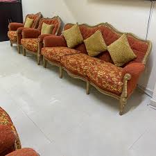 خشب كنب ملكي بني