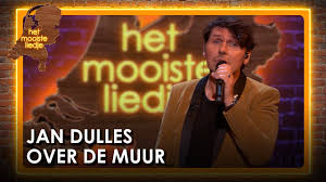 Jan dulles, pseudoniem van jan keuken (volendam, 15 januari 1975), is een nederlandse zanger die nationaal bekend werd als lid van de 3js. Jan Dulles Over De Muur Het Mooiste Liedje Youtube