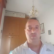 Due anni fa ci lasciava Leone, il gatto che portava negli occhi una fiducia  disarmante. Anche mentre la vita lo abbandonava, il suo sguardo restava  pieno di speranza. Si era affidato a