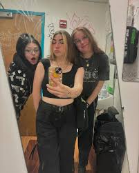 dress to impress theme: wannabe emo girl