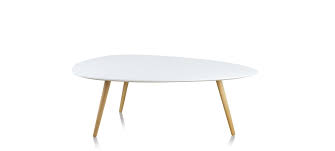 Découvrez notre grand choix de tables basses design, dans différents styles, formes et notre assortiment de tables basses et tables d'appoint comprend une grande variété de modèles de formes, styles et matériaux, tous à petits prix. Table Ovale Scandinave