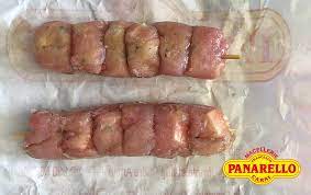 Vi occorrono ovviamente melanzane di stagione, pomodori pelati, prosciutto, provola piccante e cacio cavallo. Involtini Di Maiale Alla Siciliana Provali Con Le Patate Al Forno Francesco Panarello Carni Macelleria A Messina