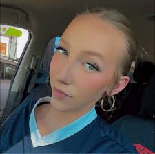 Anyone in Plainfield or Avon recommend someone that braids hair