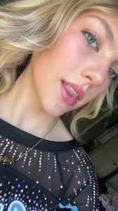 Hayes🐆🥂🍒 (@haileyy.starkeyyy)