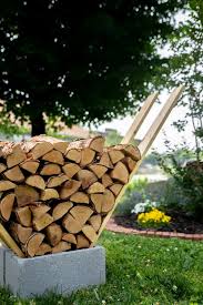 Placing a cinder planter somewhere in the garden that it will get sprayed by the lawn sprinkler is a great way to make it zero maintenance. Innovative Ways To Use Cinderblocks Hgtv