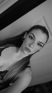 She closed last night but couldn't stay away!! Audi is back 5am-10am 🖤