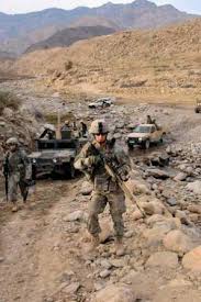 Oficiali din armata sua au declarat, sub protecţia anonimatului, că în haosul provocat luni, 16 august, pe aeroportul din kabul, afganistan, au murit şapte persoane, între care unele au căzut de pe un avion militar american care decola. Documente Secrete Despre Razboiul Din Afganistan