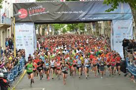 Viaduc de millau est une course sur route qui a lieu à millau, france le 24 mai 2017. Laurane Picoche Et Hassan Chahdi Vainqueurs Au Viaduc De Millau U Run