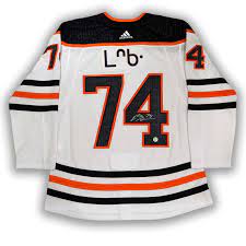 Bear was the 1st player to wear a jersey with his name written in cree syllabics during an exhibition match against the calgary flames on 28 july 2020. Pro Am Sports On Twitter Tomorrow Is The Final Day To Save Save 10 On Select Items Like This Signed Ethan Bear Cree Syllabics Jersey Or This Yamamoto 1st Nhl Goal Framed