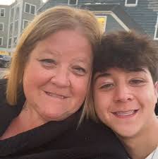 What is the schedule for early Halloween events in Salem?