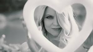 Kate Jay, Cantante per eventi esclusivi, Milano